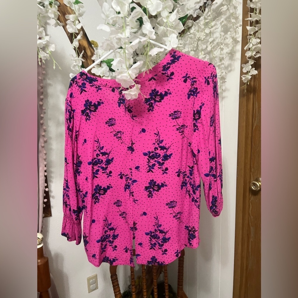 Cute blouse - Picture 6 of 7
